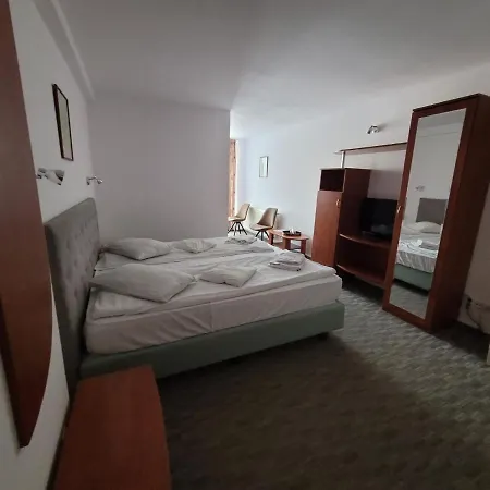 Center Hotel